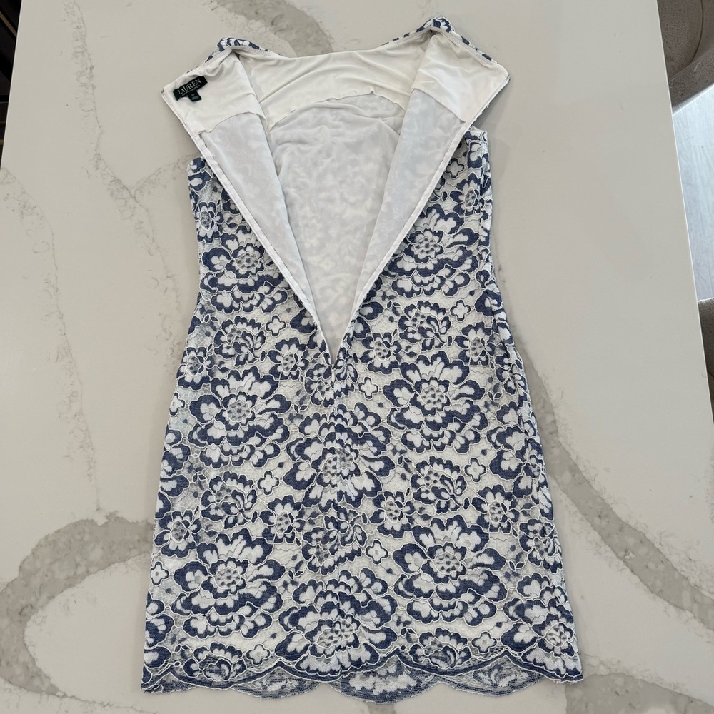 Lauren Ralph Lauren Floral Lace Sheath Dress Women’s 10 Blue/White Scalloped Hem - Picture 9 of 9